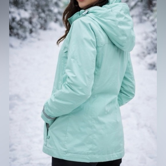 Snow coat - Picture 3 of 9